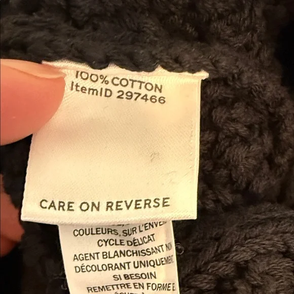 L.L. Bean Black Cable Knit Sweater - Picture 4 of 4